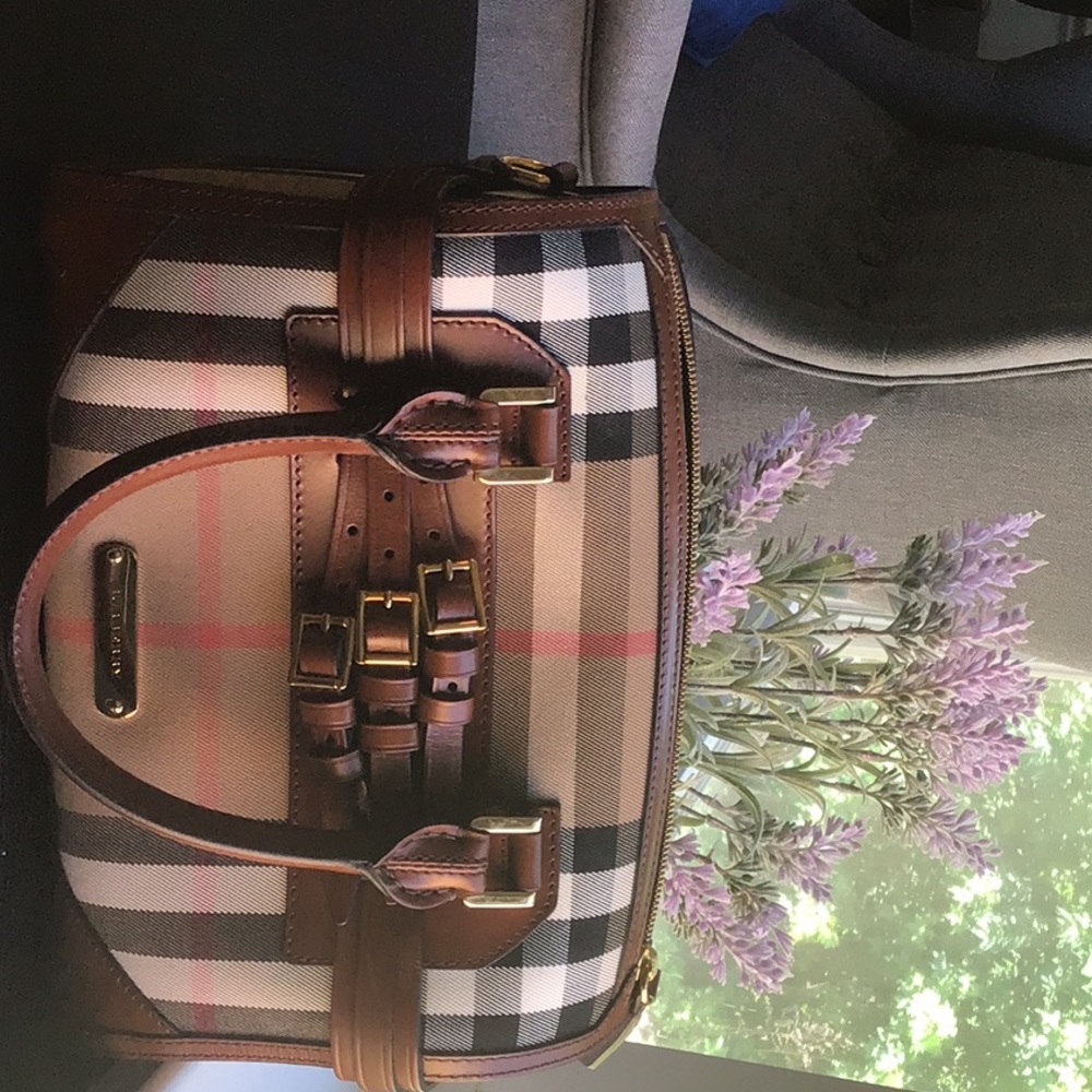 Burberry classic bag